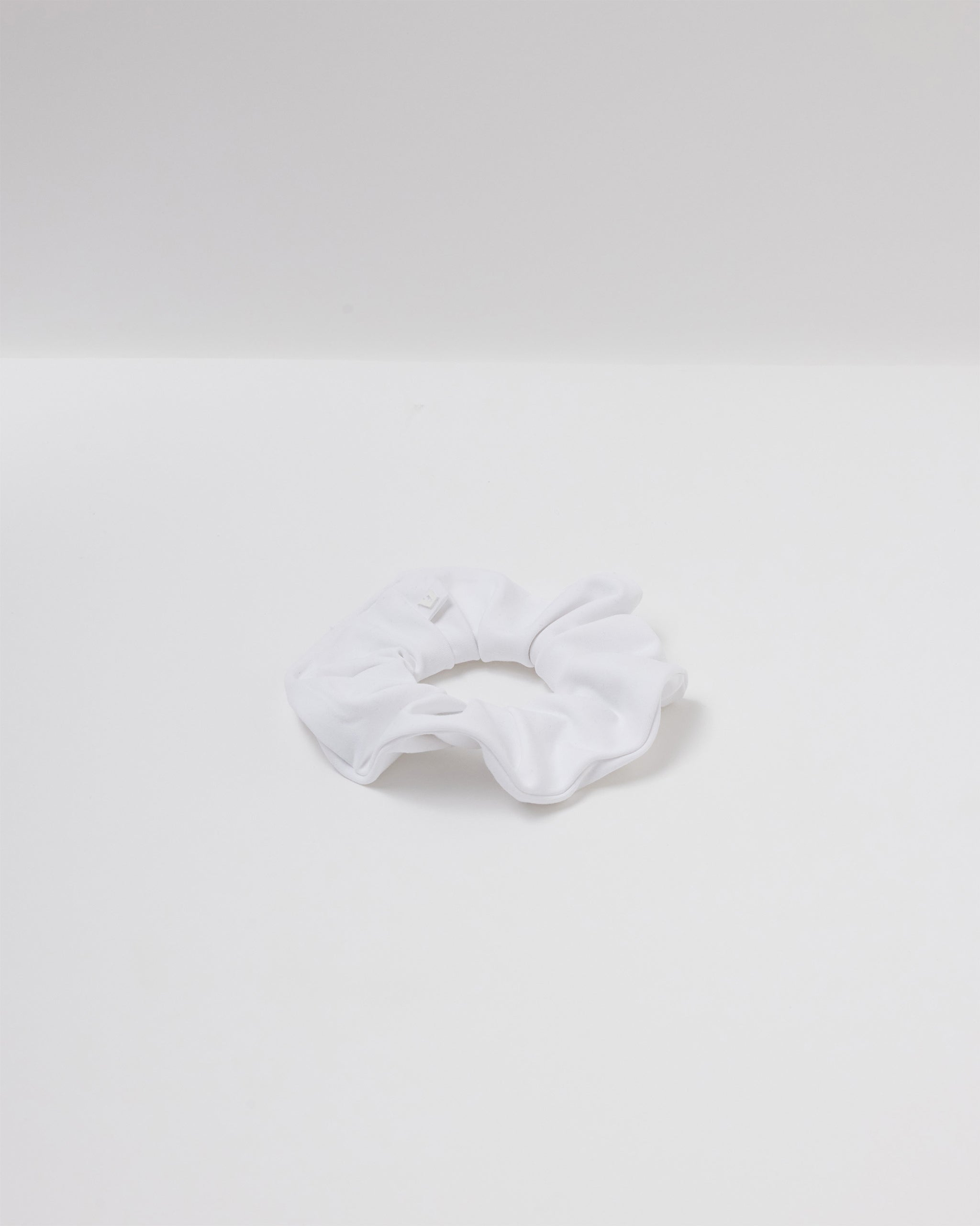 Studio Scrunchy - White - Ons