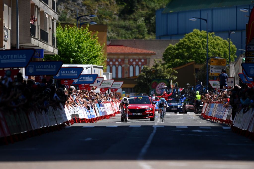 LAREDO SPAIN MAY 06 A general view of Annemiek Van Vleuten of The Netherlands and Movistar Team and Gaia Realini of Italy and Team TrekSegafredo sprint at finish line during the 9th La Vuelta Femenina 2023 Stage 6 a 1061km stage from Castro Urdiales to Laredo UCIWWT on May 06 2023 in Laredo Spain Photo by Dario BelingheriGetty Images
