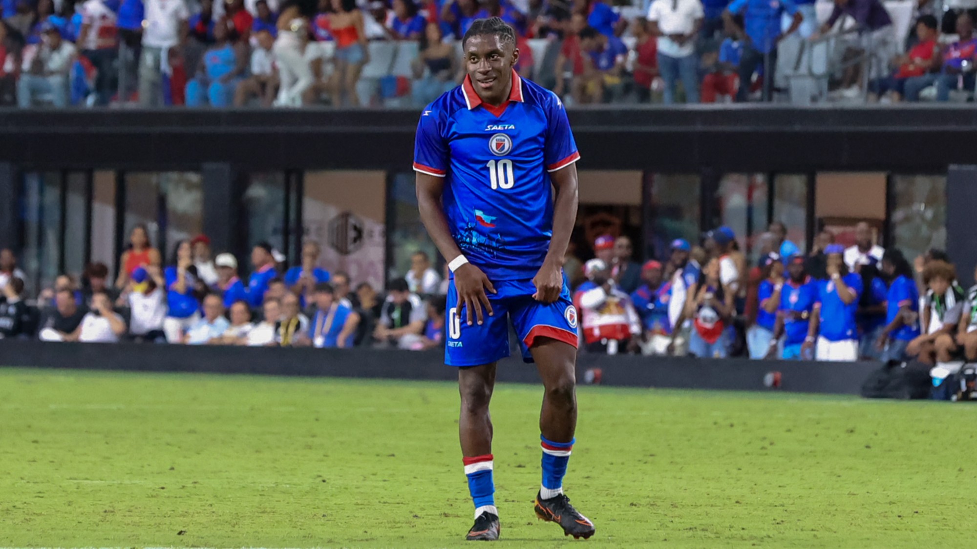 Haiti midfielder Jean-Ricner Bellegarde (10) plays during a friendly match against Peru.