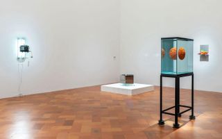 Jeff Koons, One Ball Total Equilibrium Tank (Spalding Dr. JK 241 Series),