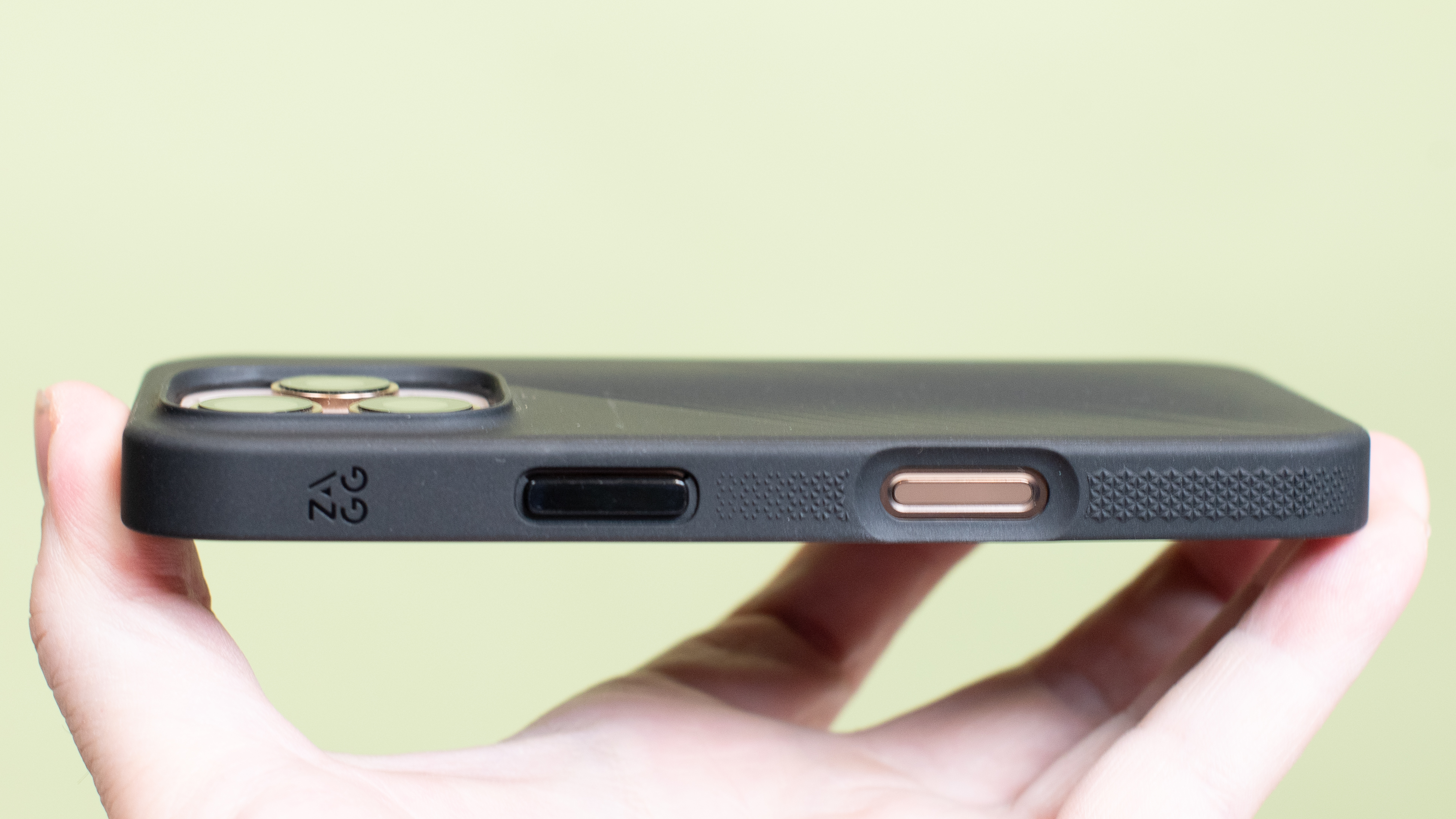 Zagg Luxe Snap from side showing cutout hole for Camera Control