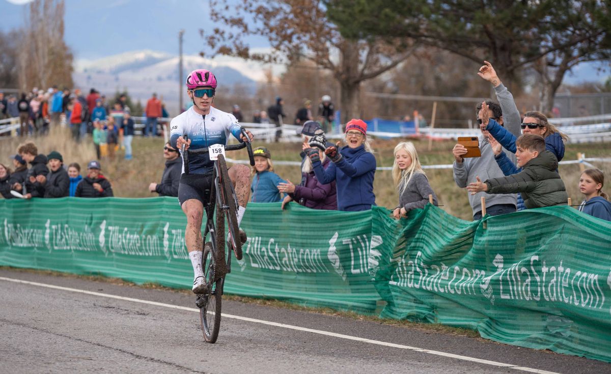 Ian Ackert rides to the men&#039;s under-23 Pan Am cyclocross title