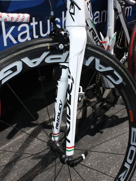 Pozzato's Ridley Damocles Pi fork features a tapered steerer tube.