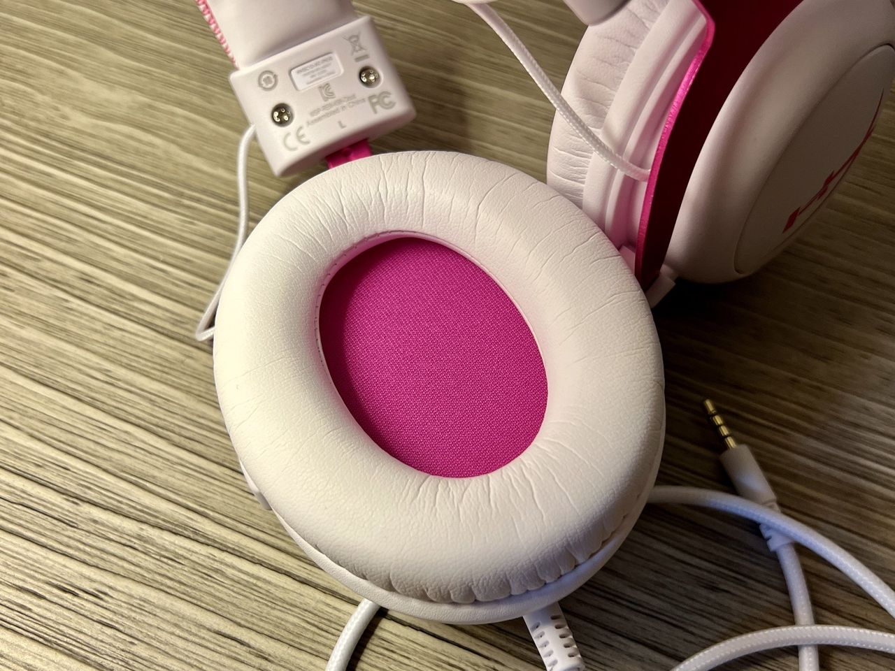 Hyperx Cloud Ii Wired Headset Pink White Ear Cup