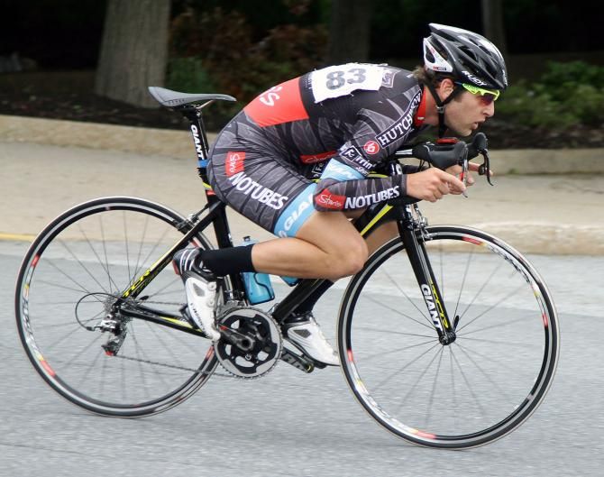 Matt Moosa (Stan&rsquo;s NoTubes p/b Proferrin) descends the hill like a seasoned Pro