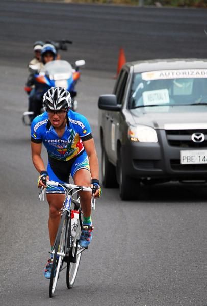 Jhonny Caicedo (Fedecarchi/Gobierno) alone in the race lead.