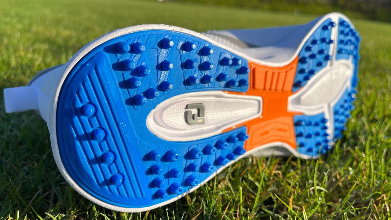 FJ Fuel spikeless sole