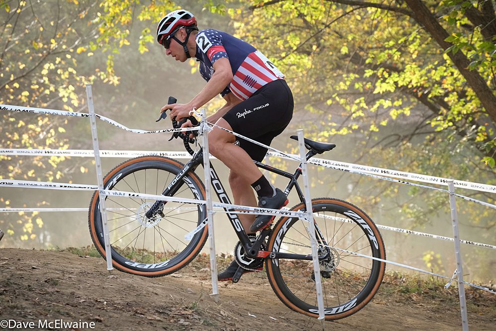 USA Champion Jeremy Powers (Aspire Racing) moving up in the peloton late in the race