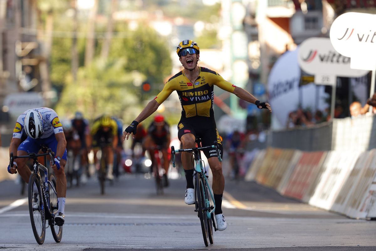Alaphilippe bows his head in defeat