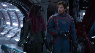 Star-Lord rencontre Gamora dans son vaisseau dans les Gardiens de la Galaxie 3.