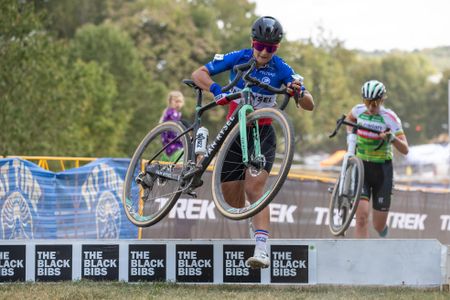 H&eacute;l&egrave;ne Clauzel solos to victory C1 round of Virginia's Blue Ridge Go Cross