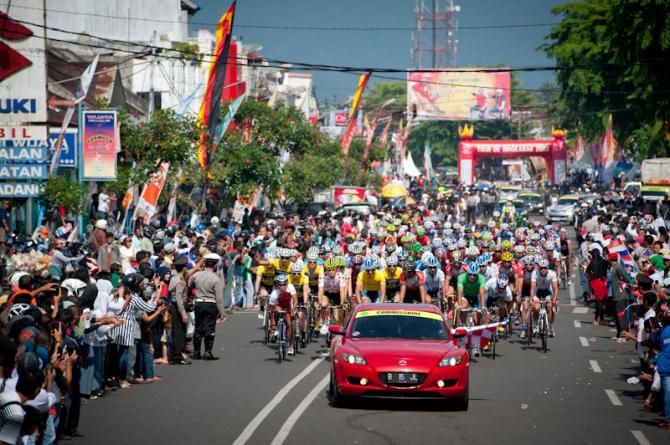 Tour de Singkarak 2013, stage2 is started from Payakumbuh