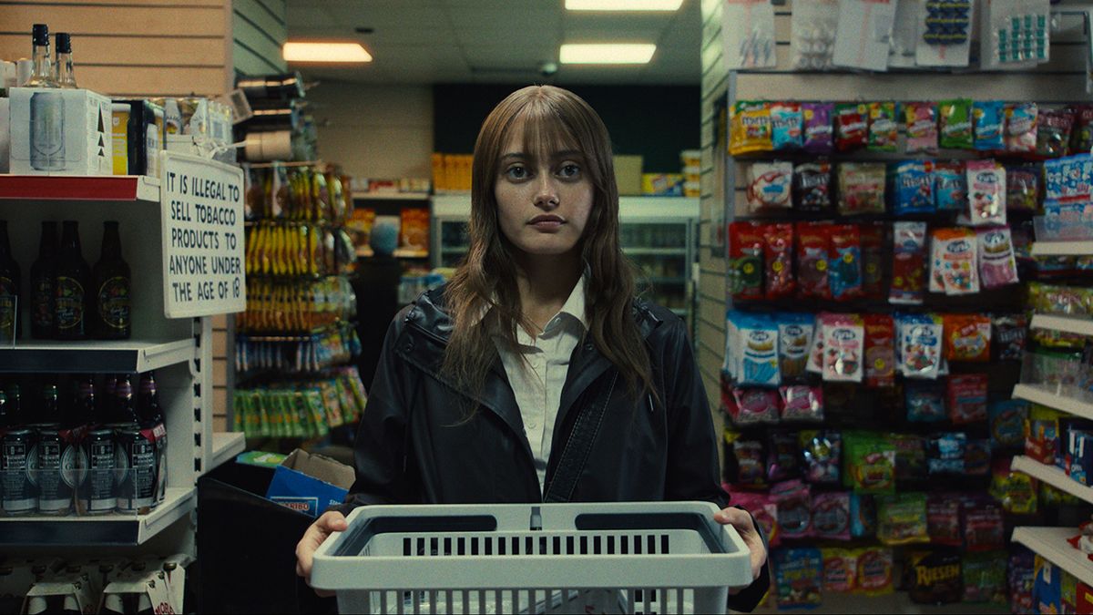 Sweetpea star Ella Purnell.