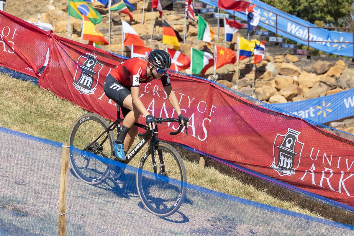 Inge Van Der Heijden (777) established a small gap off the front midway through the race.
