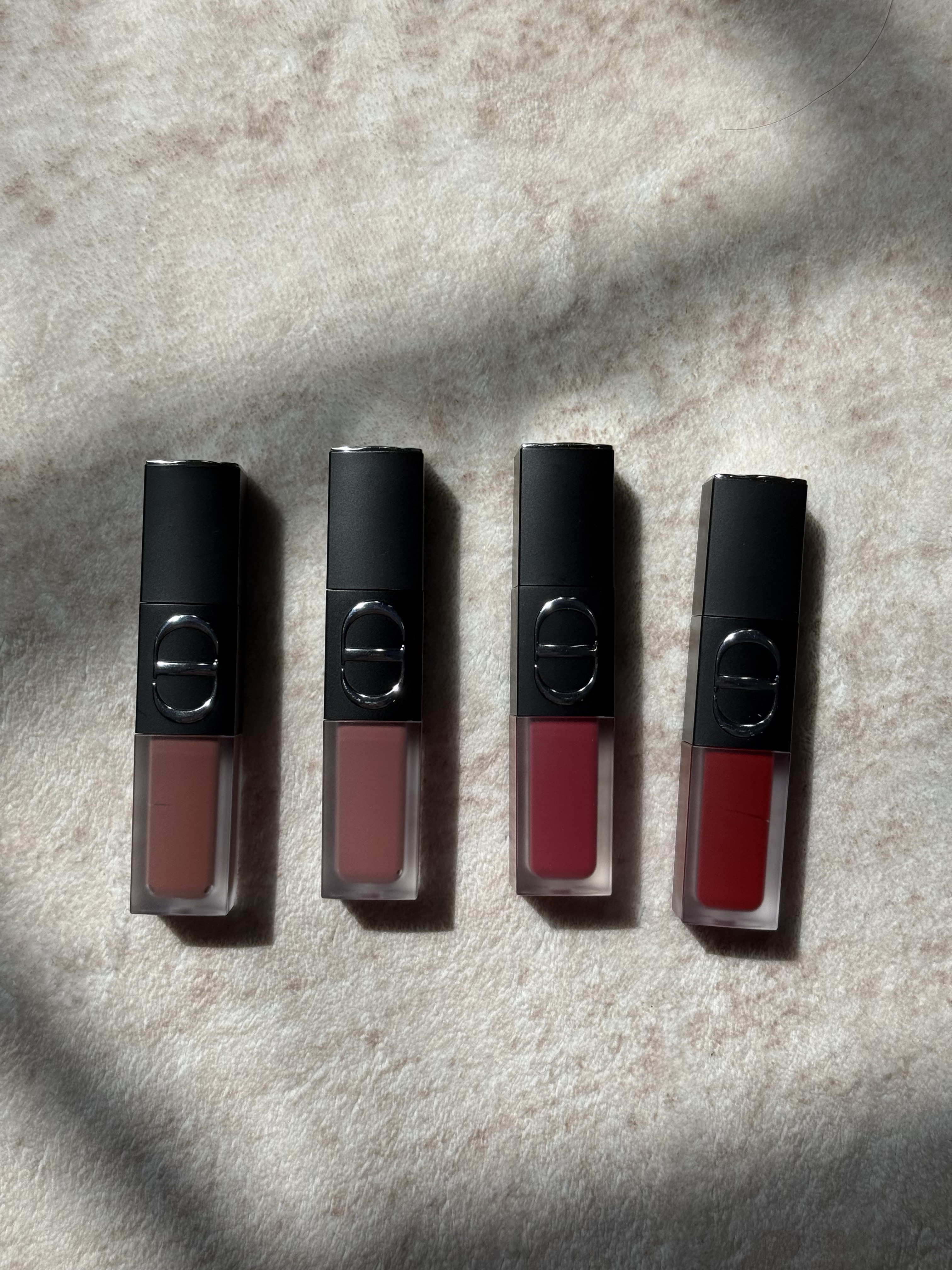 Jamie Chevron testing Rouge Dior On Stage Ink