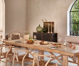 Modern Mediterranean dining room