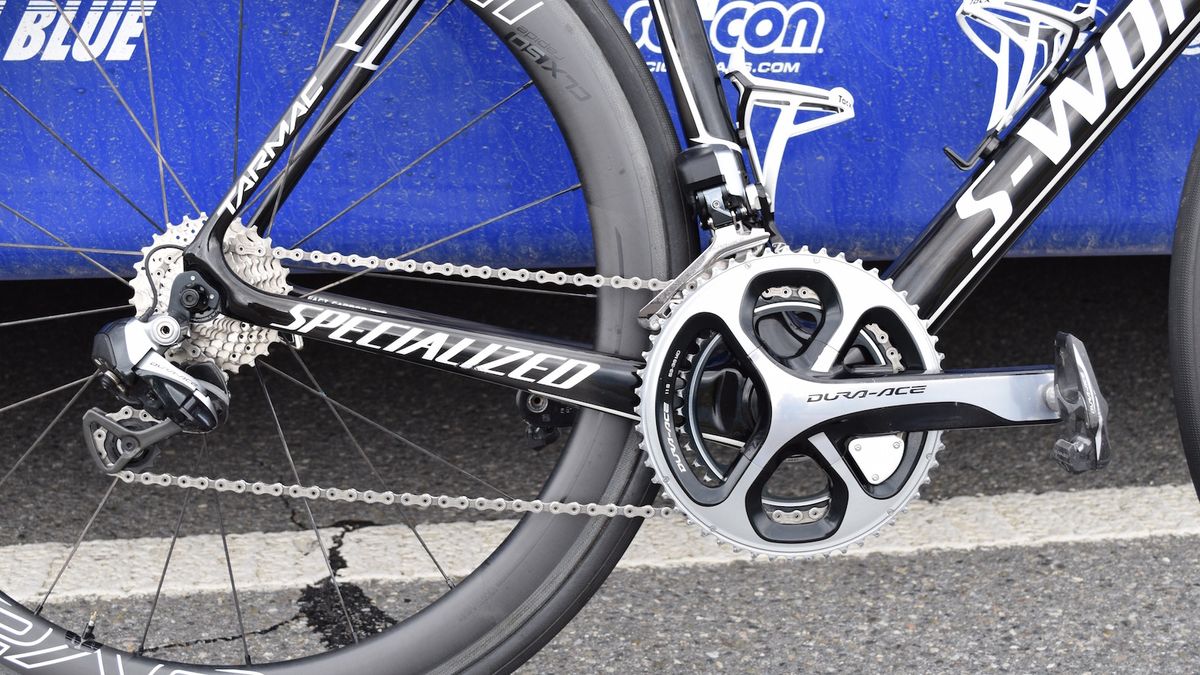 Jungels' bike is equipped with a Shimano Dura-Ace 9070 groupset