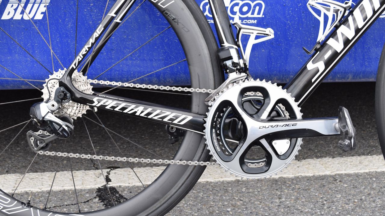 Jungels' bike is equipped with a Shimano Dura-Ace 9070 groupset