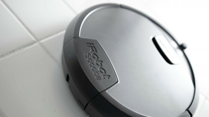 Robot floor scrubber