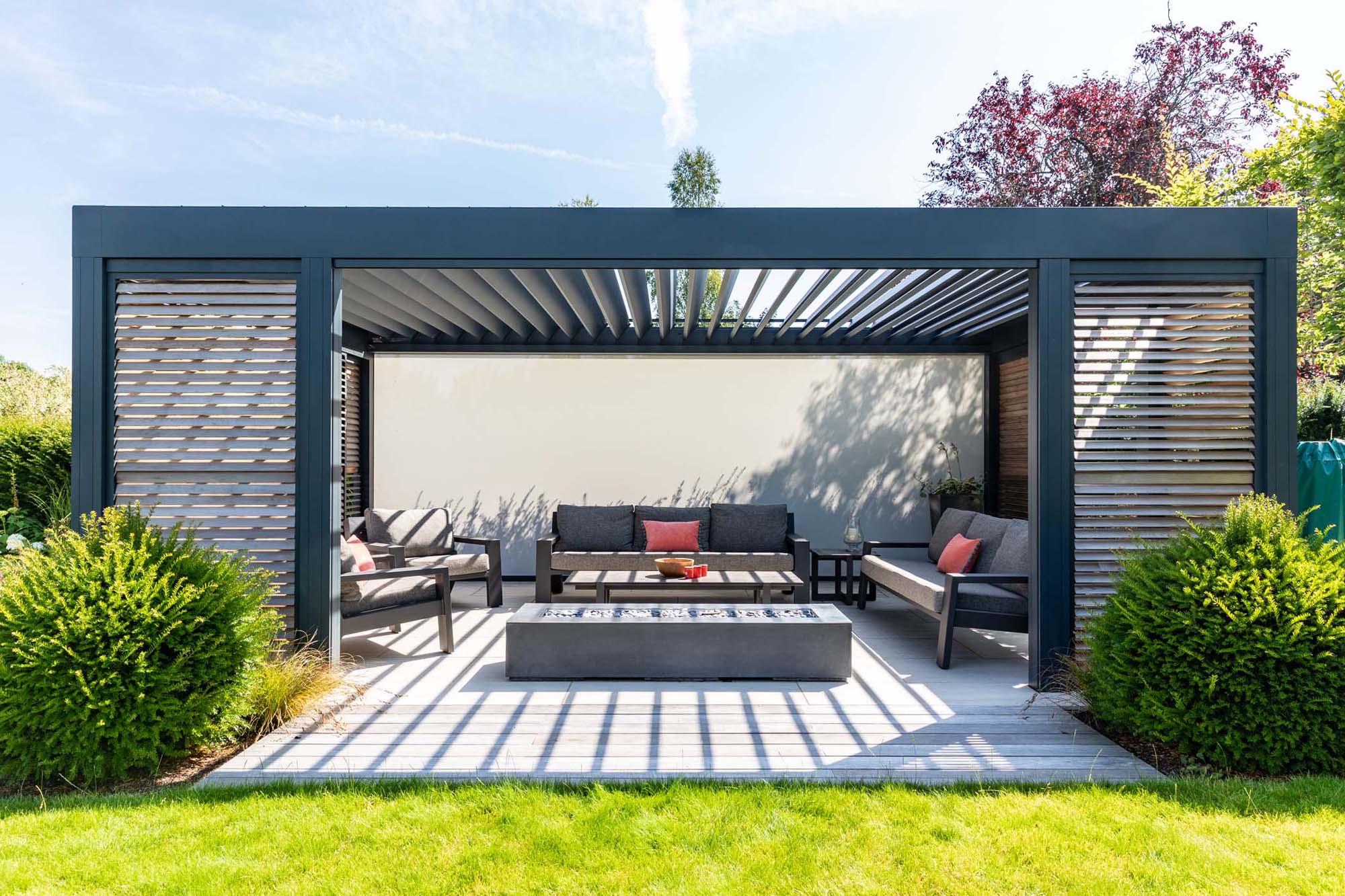 large modern pergola over decking from Garden House Design