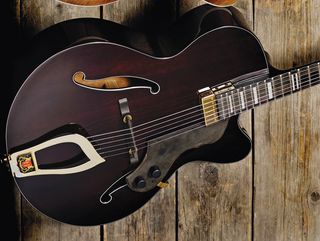 The HL-550 sports mahogany top, back and sides.