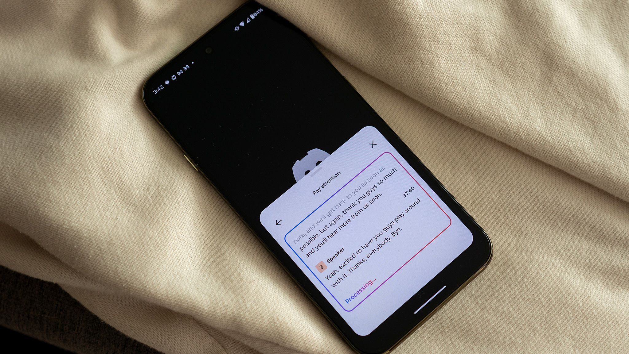 Moto AI's Pay Attention feature transcribing notes in realtime on a Motorola Edge 2026