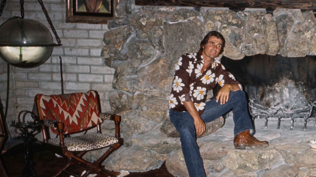 James Brolin in his '70s living room