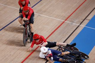Denmark and Great Britain crashed in the men's team pursuit