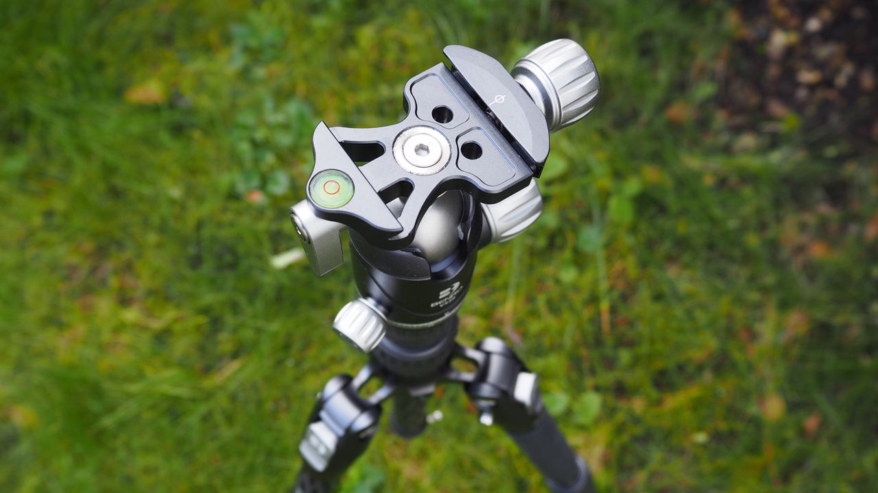 Benro Rhino FRHN05CVX20 travel tripod review