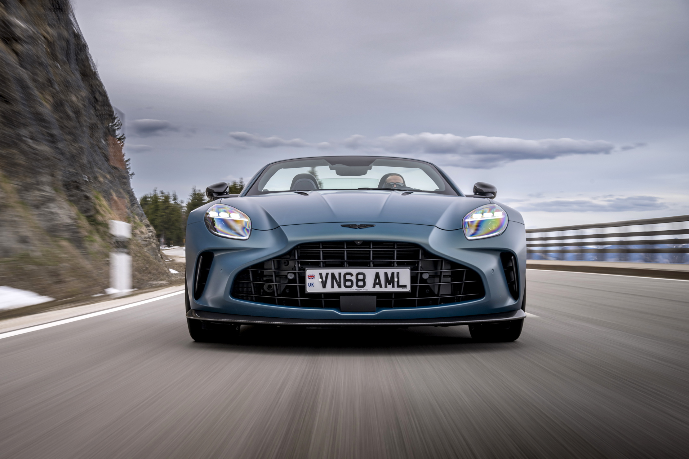 Images of the Aston Martin Vantage Roadster