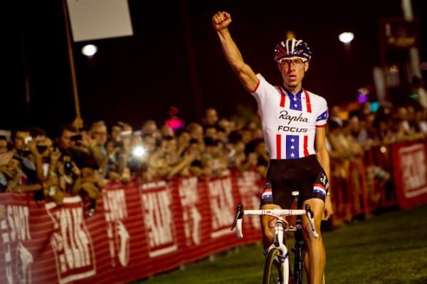 Jeremy Powers (Rapha-Focus) takes a convincing win under the Vegas lights.
