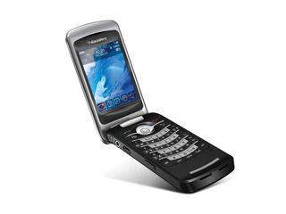 The BlackBerry Pearl Flip 8220