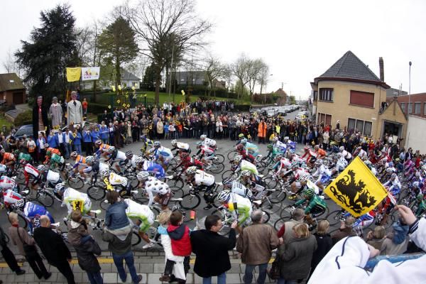 The crowds along the race route were huge