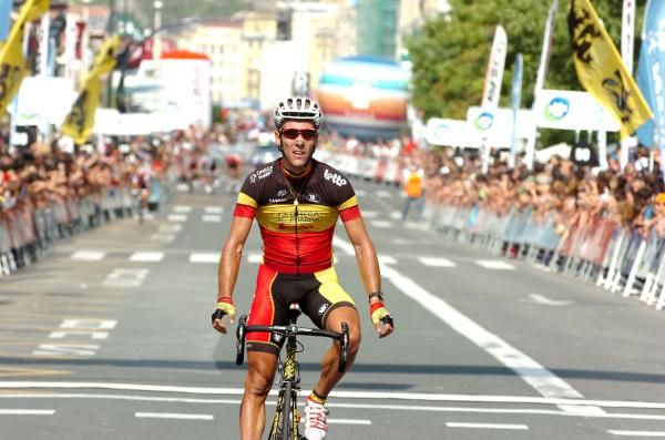 Philippe Gilbert (Omega Pharma-Lotto) celebrates his win.