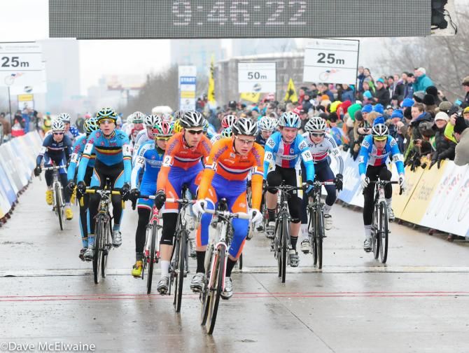 The start of the junior men's race