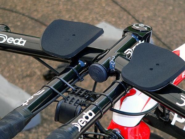 Integrated time trial handlebars
