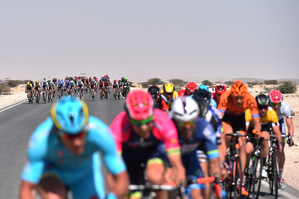 The field splitting in the crosswinds during stage 2 at Tour of Qatar