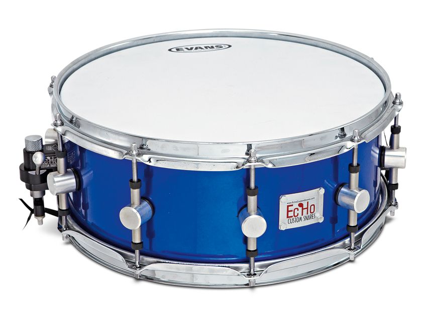 The 14"x5&frac12;" snare has a 3mm thick shell and 45&ordm; cut bearing edges.