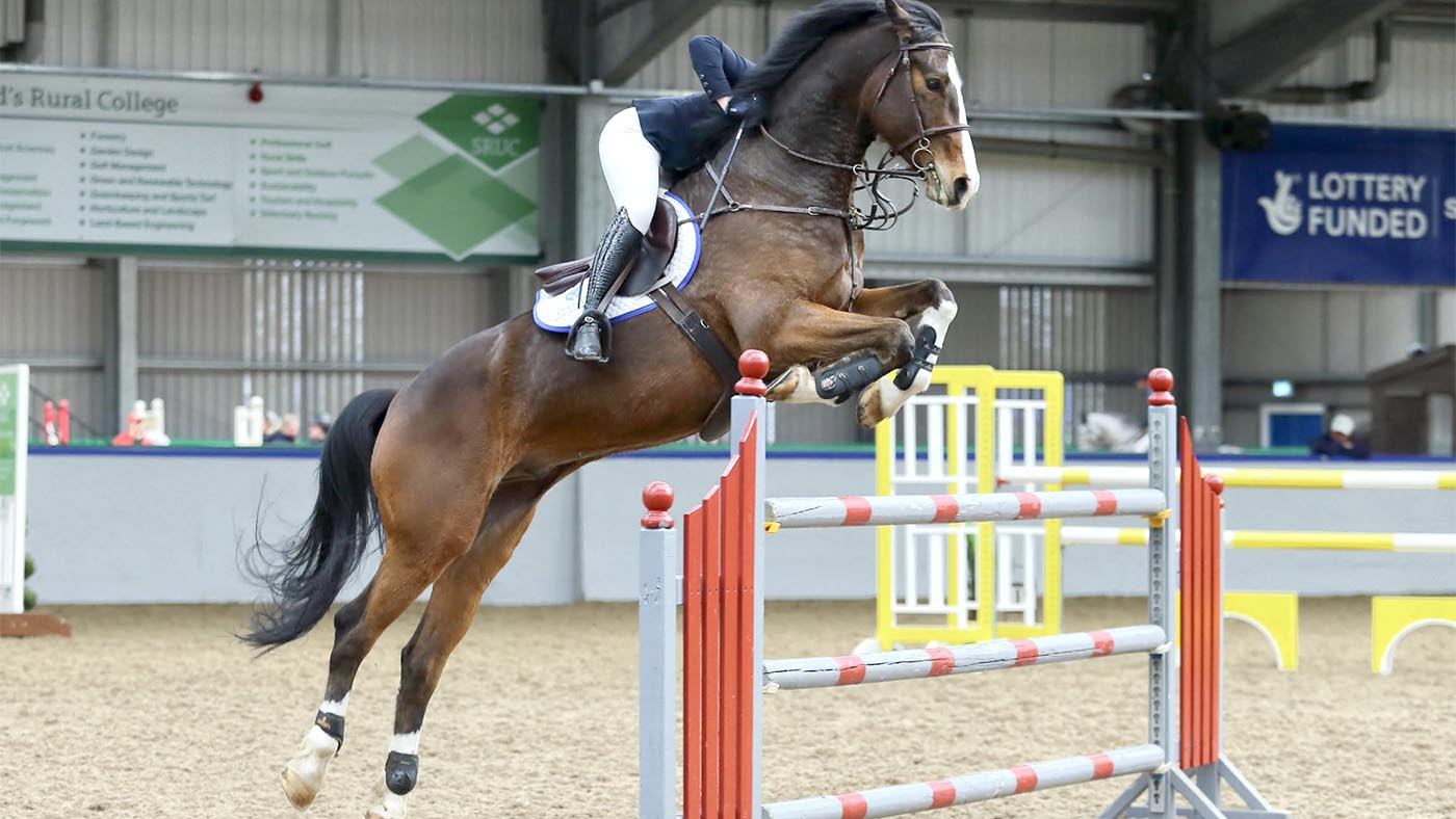 Lucinda Stewart riding Jortel La Vie