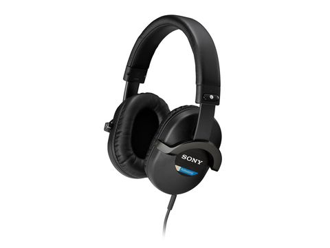 The MDR-7510s offer a consistent frequency response at all volume levels.