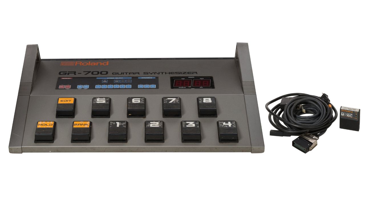 Roland GR-700 synth unit