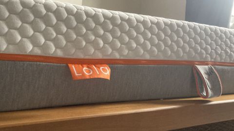 Lola Cool Hybrid mattress, side view