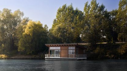 Sava River cabin in Serbia