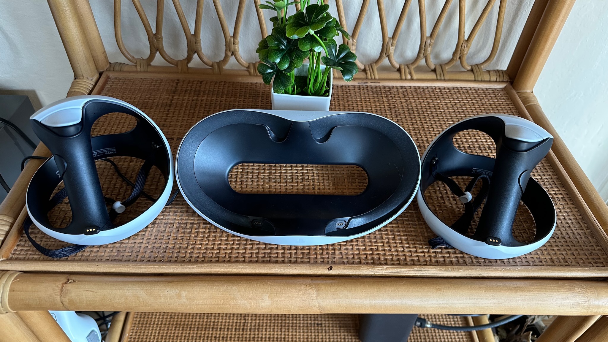 Buy PS VR2 Sense Controller Charging Station