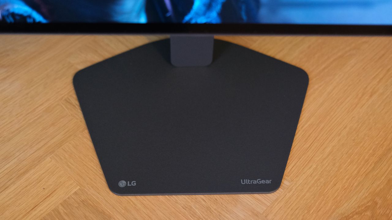LG UltraGear OLED 27GX790B-B review