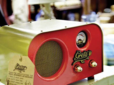 A single four-inch speaker might not be enough to shake the walls but it's got plenty of clarity and range. The Fender Pawn Shop Special Greta's clean sounds in particular sound rich and responsive.