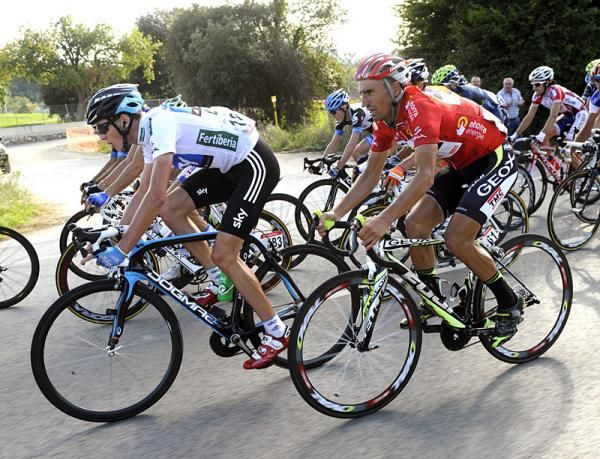 Race leader Juan Jose Cobo (Geox-TMC) shadows second-placed Chris Froome (Sky).