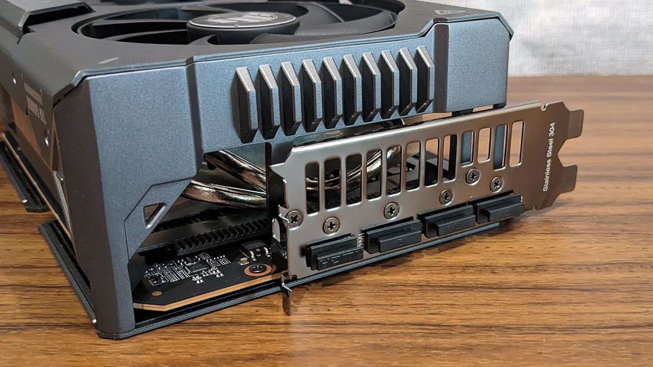 Asus TUF Gaming Radeon RX 7900 XTX OC Edition display outputs