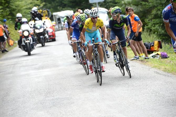 Vincenzo Nibali (Astana) takes up the pacemaking