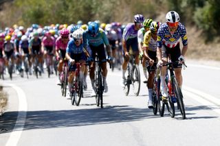 Tour de France stage 3 LIVE – Rapid start to the day with ultra competitive breakaway battle, and still lots of climbing to come